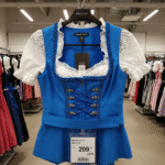 Die perfekte Dirndlbluse im Outlet finden: Stilvoll sparen für Ihr Trachten-Outfit